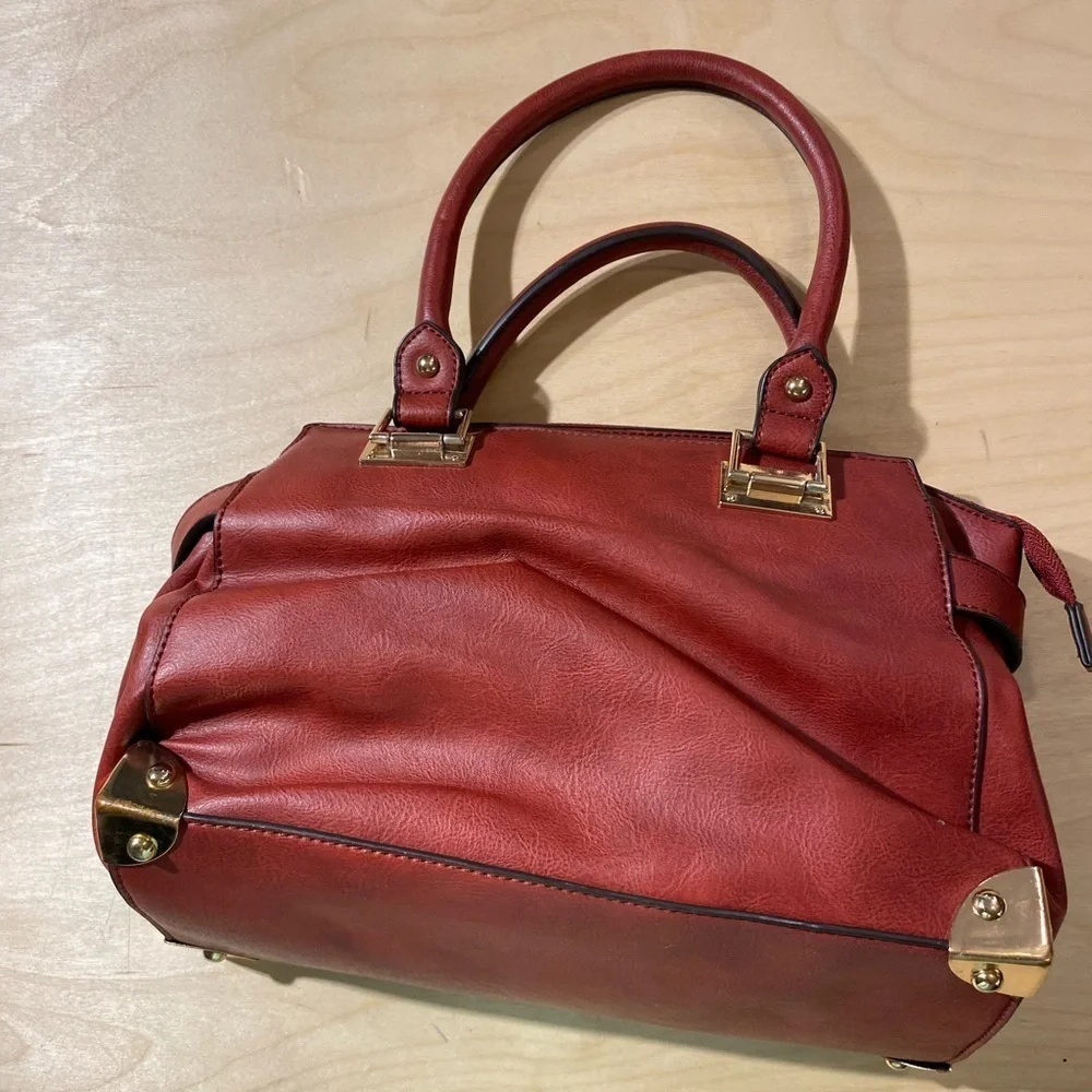 Mia M. Farrow Collection Elegant Red Handbag with Gold Accents (LD)